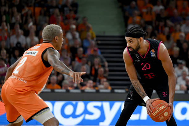 也为他跻身 也为他跻身