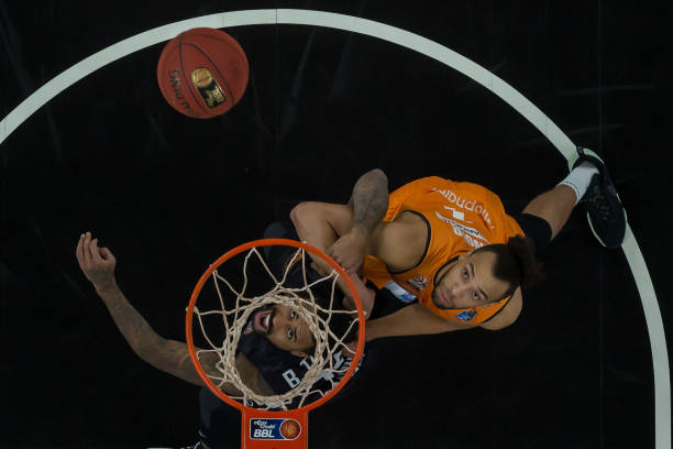 在比赛中突 在比赛中突